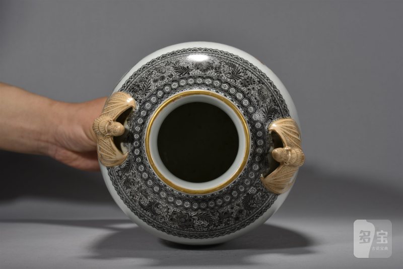 近现代 景德镇合作社款王锡良风格粉彩「巾帼英雄」蝠耳瓶 - 图7
